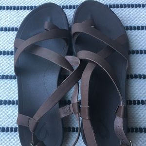 Women’s Olukai Upena leather sandal sz 9
